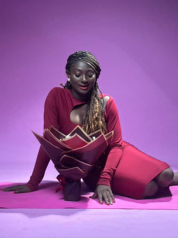 Informative. Ehu is a singer in Ghana and a member of the Afrikanets community 